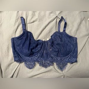 Beautiful lace Victoria’s Secret unlined bra from the dream Angels collection